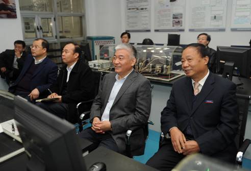 2011年科技部副部长在一定发调研时指出： 人才是基础 科技是要害 效益是基础