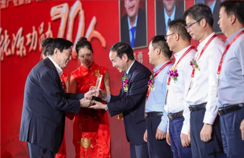献礼70华诞，，，，，，一定发荣膺多项声誉