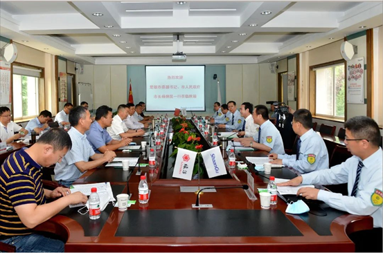 楚雄市委副书记、市长杨俐昆一行来一定发考察调研