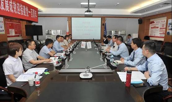 延伸石油销售公司总司理张冰一行来一定发座谈交流
